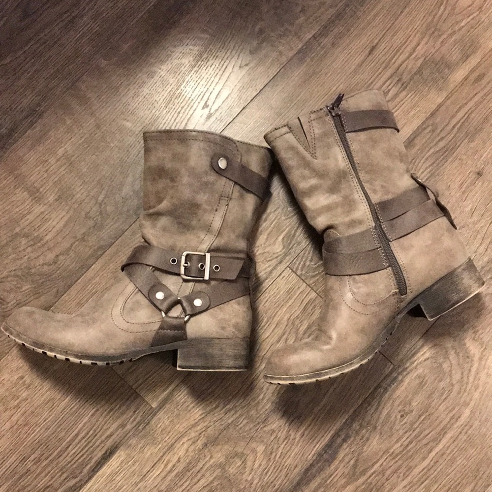 Gray Moto Boots!